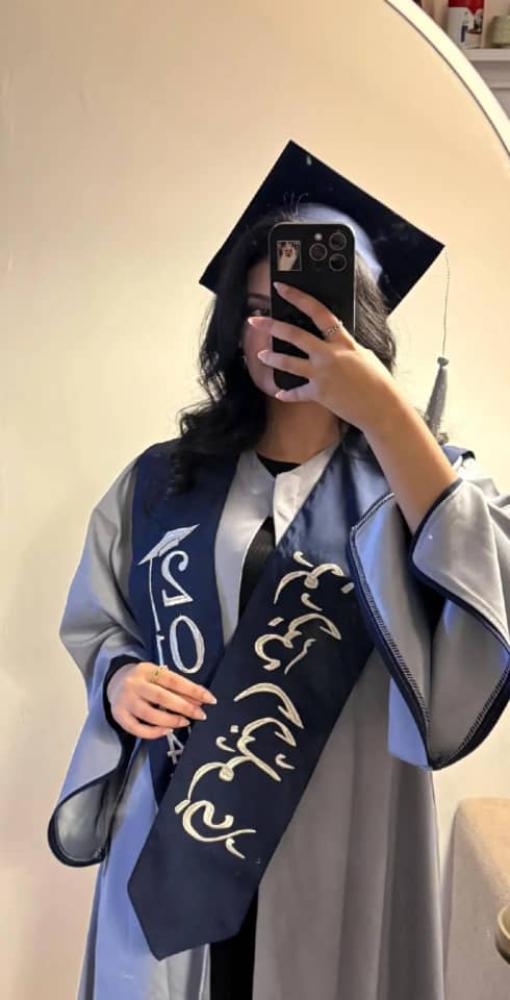 عبايات تخرج 2026 رمادي