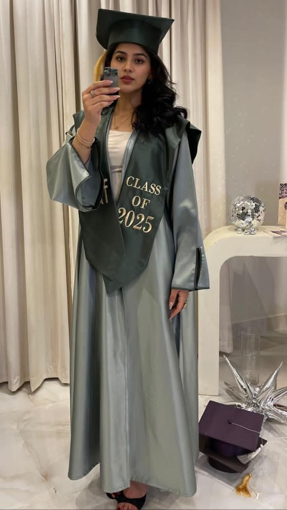 عباية تخرج بالاسم 2026 متجر احساس