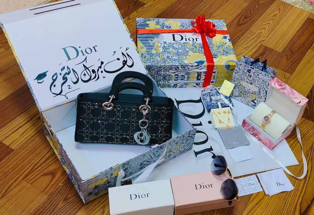 هدية تخرج للزوجة أو الأخت