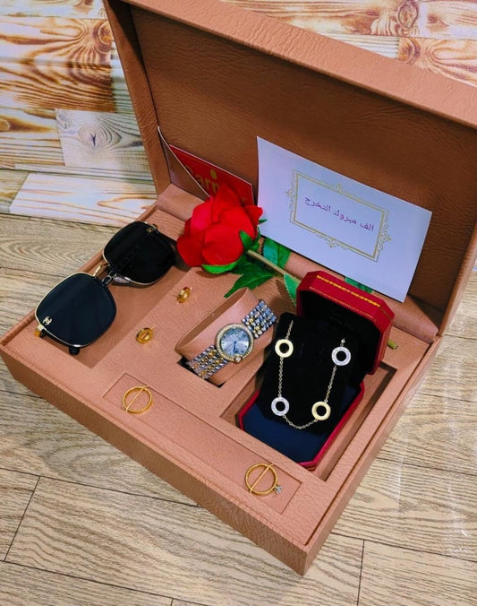 بوكسات هدايا تخرج فخمة وانيقة مع تغليف