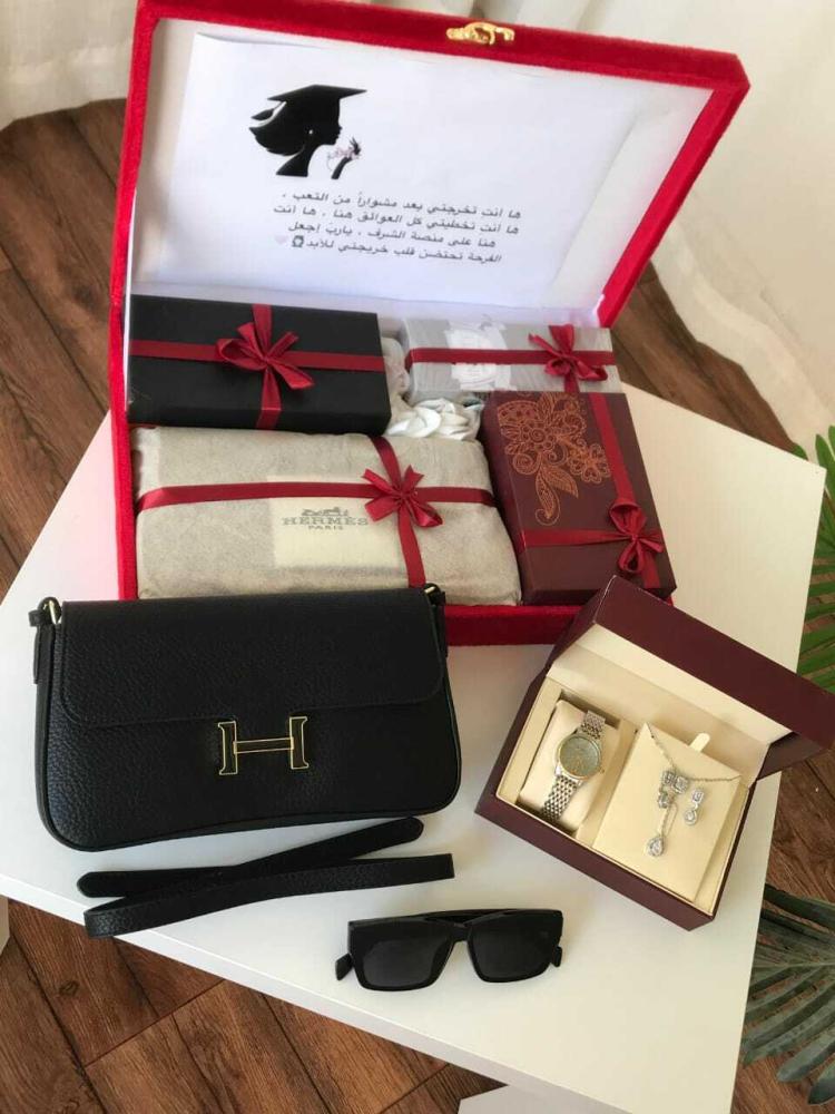 هدية تخرج من الجامعة لأختي