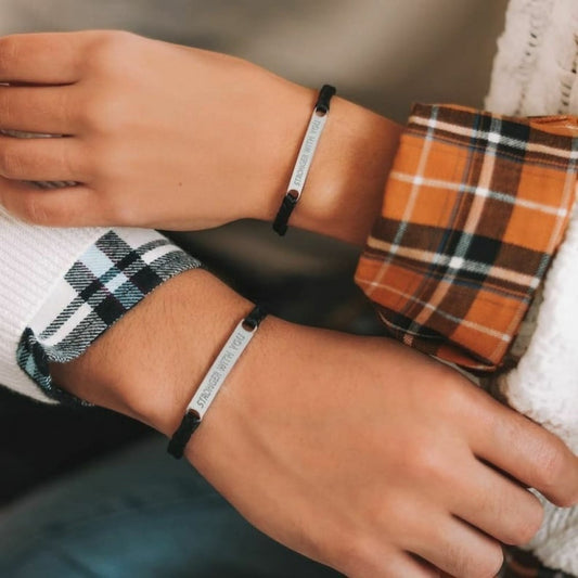 اساور بالاسم للجنسين