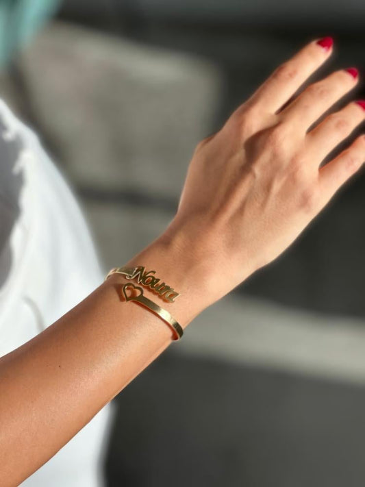 اسواره نكتبها بالاسم على طلبك